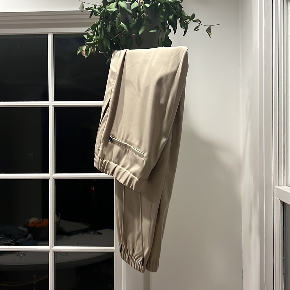Mizzen + Main khaki joggers